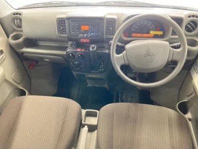 Mitsubishi Minicab Van