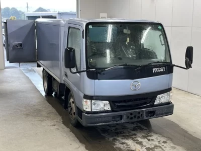 Mazda Titan