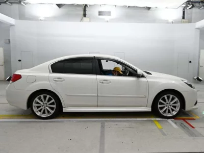 Subaru LEGACY B4