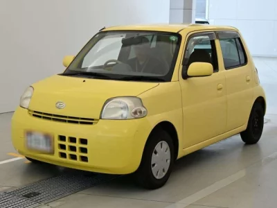 Daihatsu Esse
