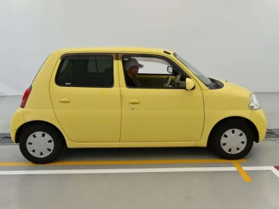 Daihatsu Esse