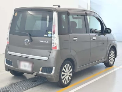 Subaru STELLA