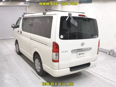 Toyota HiAce Van