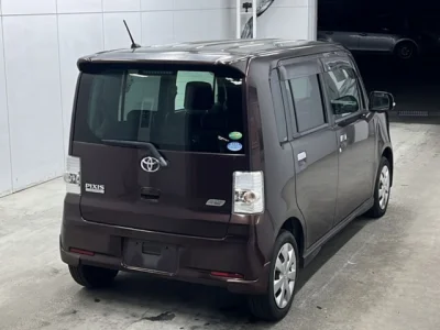 Toyota Pixis Space