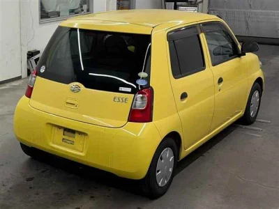 Daihatsu Esse