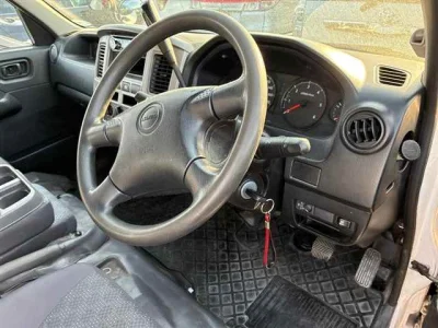 Isuzu Como