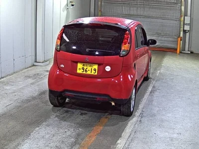 Mitsubishi i