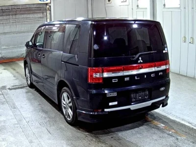 Mitsubishi Delica D:5