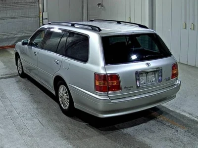 Toyota Crown Estate