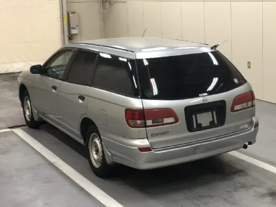Nissan EXPERT