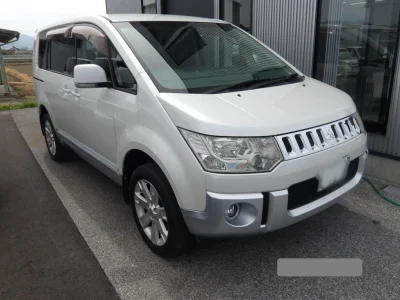 Mitsubishi Delica D:5