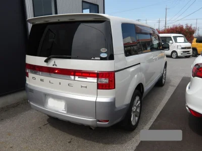 Mitsubishi Delica D:5