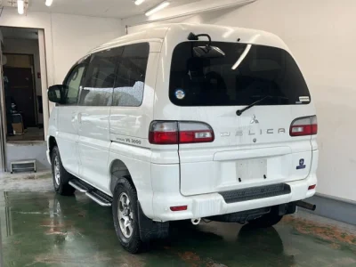 Mitsubishi Delica