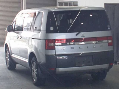 Mitsubishi Delica D:5