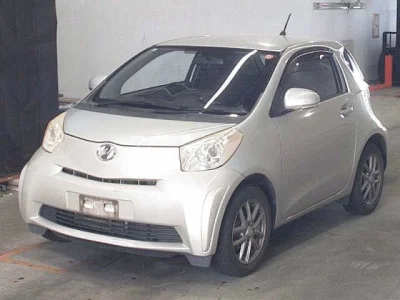 Toyota iQ