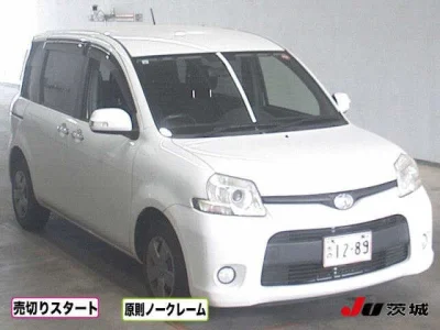Toyota Sienta