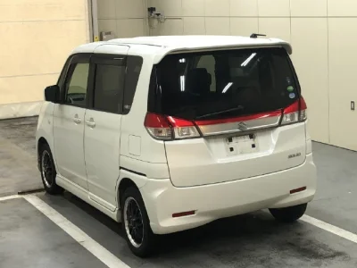 Suzuki Solio