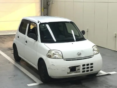 Daihatsu Esse