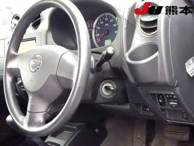 Nissan Kix