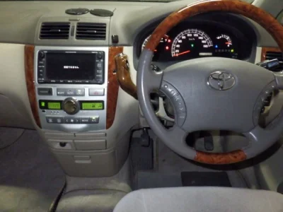 Toyota Ipsum