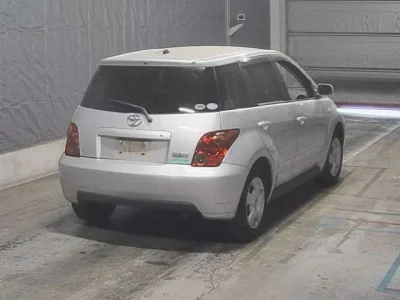Toyota IST
