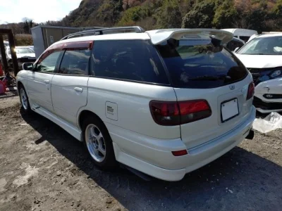 Nissan Avenir
