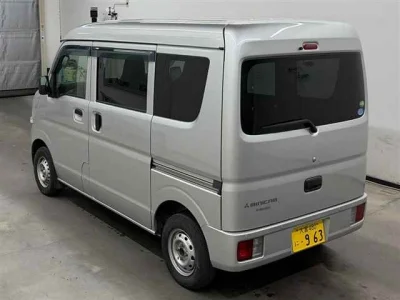 Mitsubishi Minicab Van