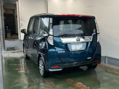 Toyota TANK