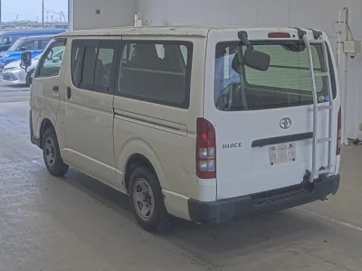 Toyota HiAce Van
