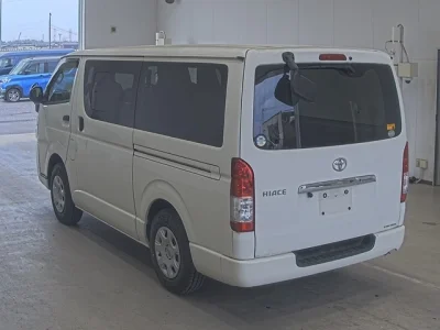 Toyota HiAce Van