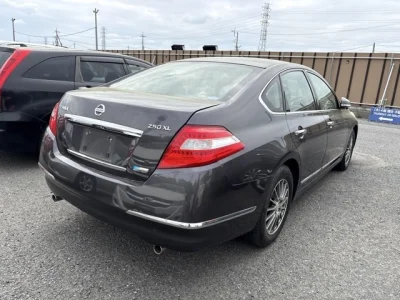 Nissan TEANA