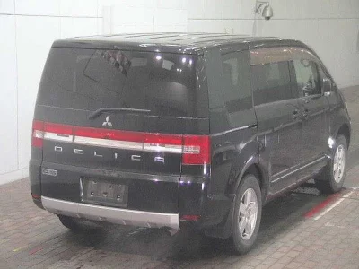 Mitsubishi Delica D:5