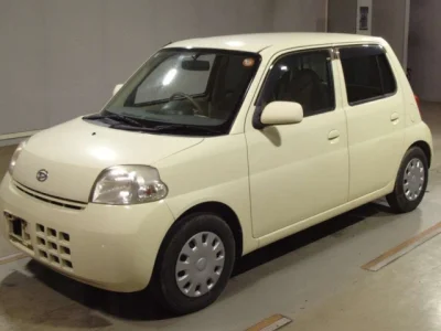 Daihatsu Esse