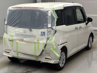 Toyota TANK
