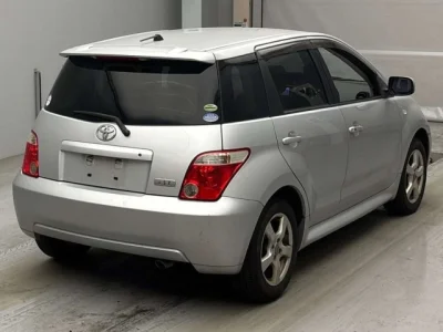Toyota IST