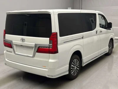 Toyota GranAce