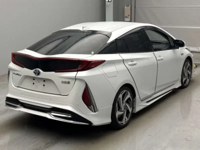 Toyota Prius PHV
