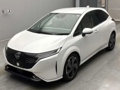 Nissan Aura