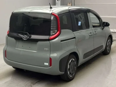 Toyota Sienta