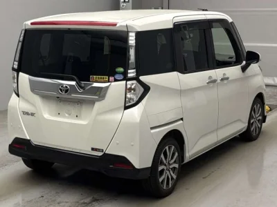 Toyota TANK