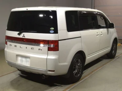 Mitsubishi DELICA D5
