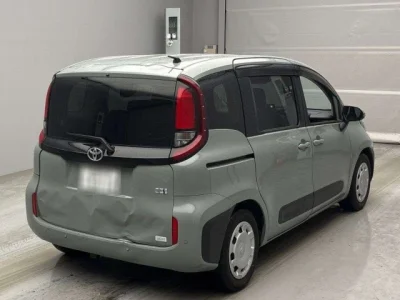 Toyota Sienta