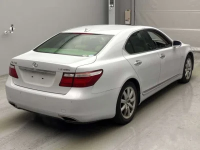 Lexus LS460L