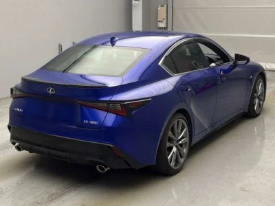 Lexus IS