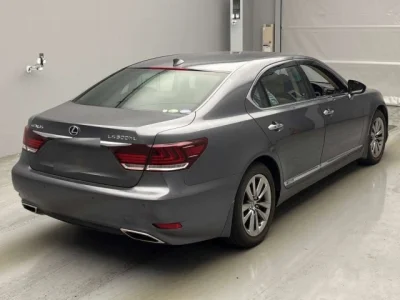 Lexus LS
