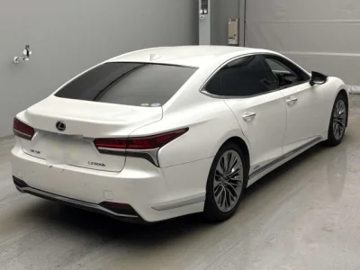 Lexus LS