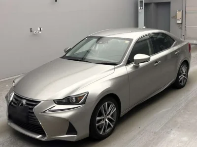 Lexus IS