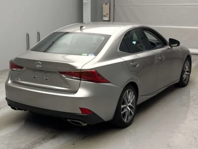 Lexus IS