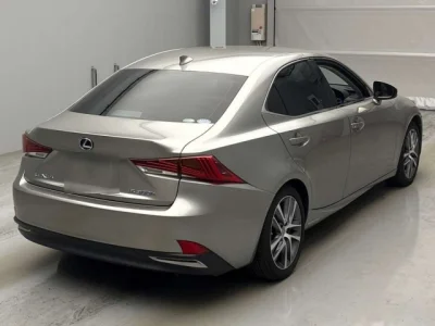 Lexus IS