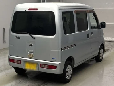 Toyota Pixis Van